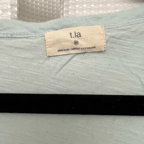 Anthro t-shirt flared bottom - Picture 2 of 3